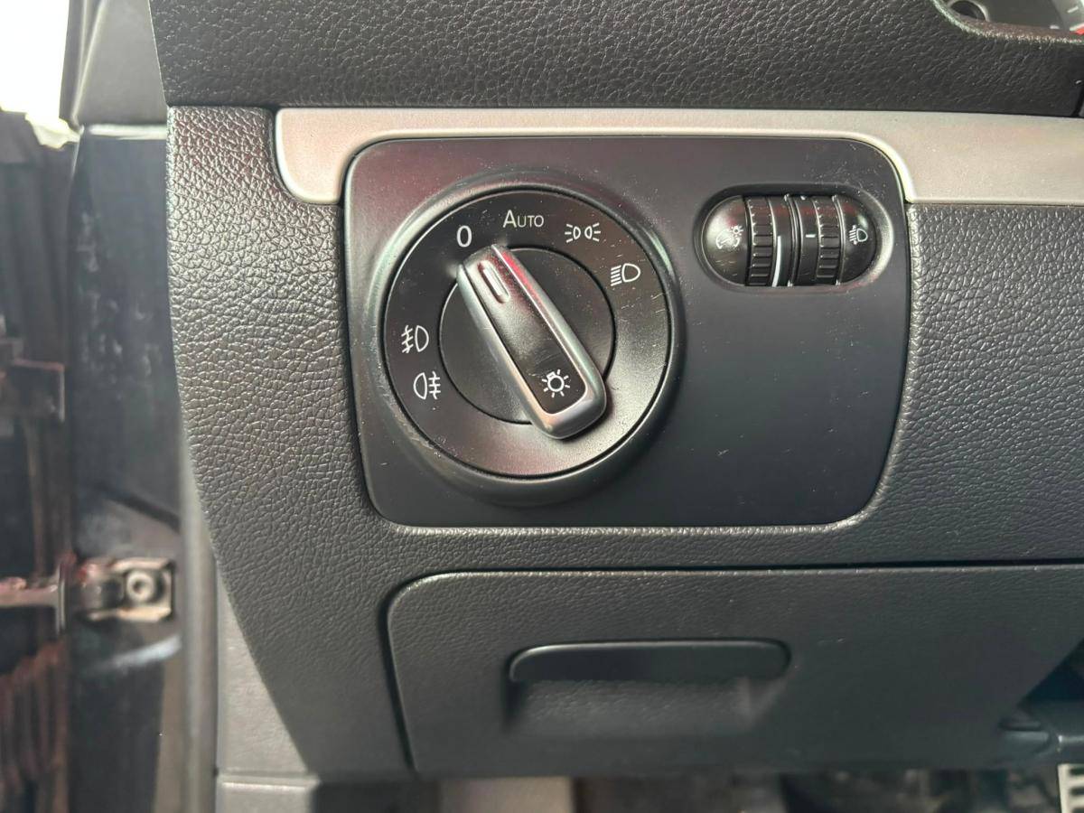 volkswagen-scirocco-2009-diesel-1968cc