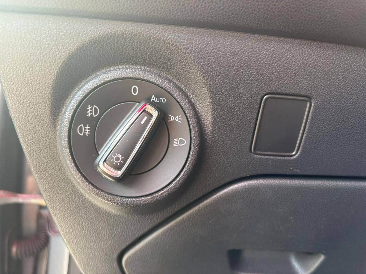 seat-leon-2015-diesel-1598cc