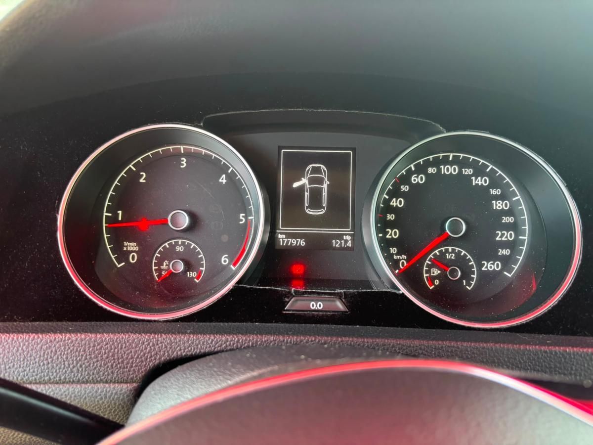 volkswagen-golf-2015-diesel-1598cc