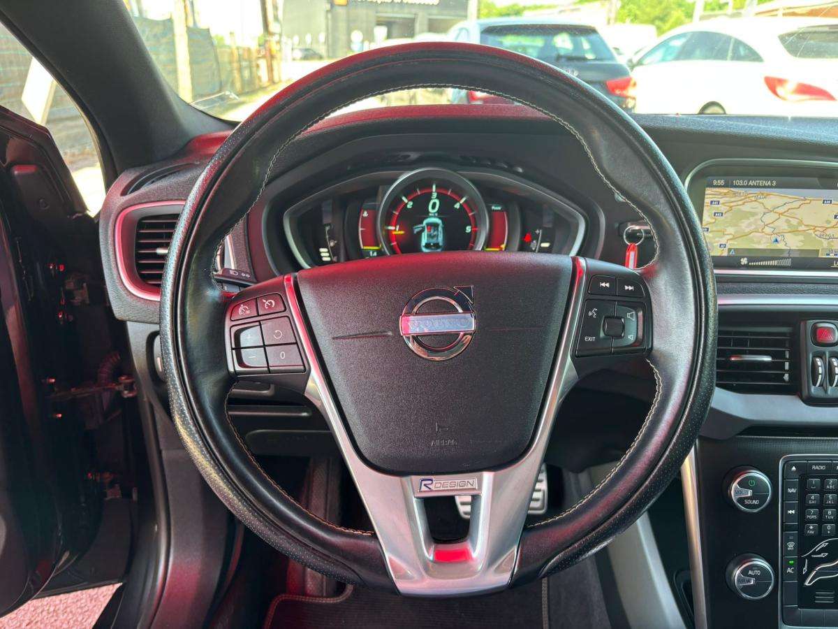 volvo-v40-2013-diesel-1560cc