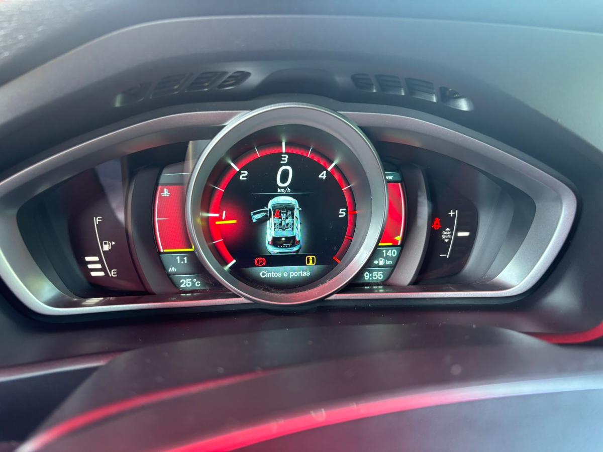 volvo-v40-2013-diesel-1560cc