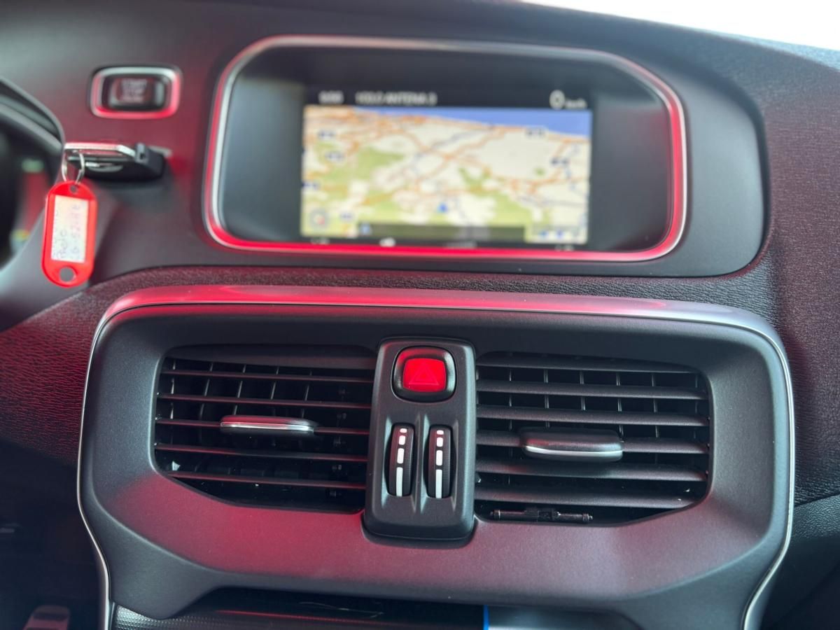 volvo-v40-2013-diesel-1560cc