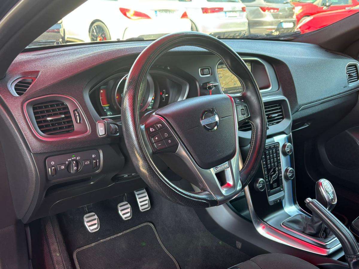 volvo-v40-2013-diesel-1560cc