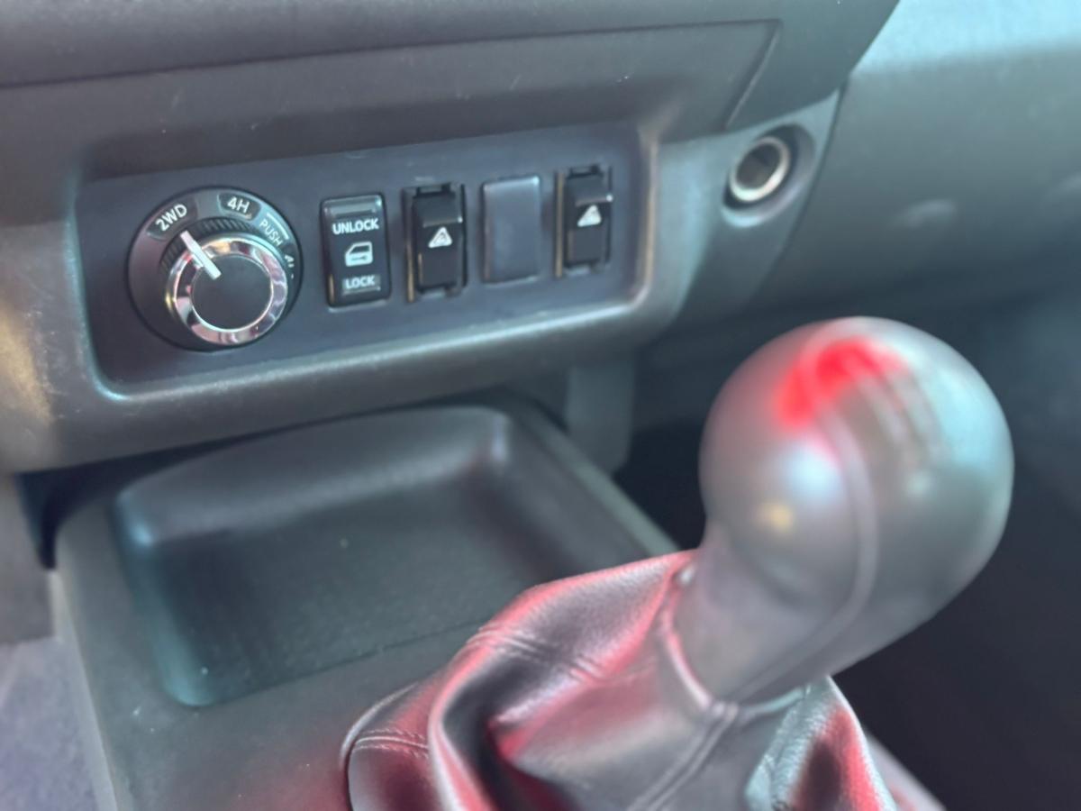 nissan-navara-2012-diesel-2488cc