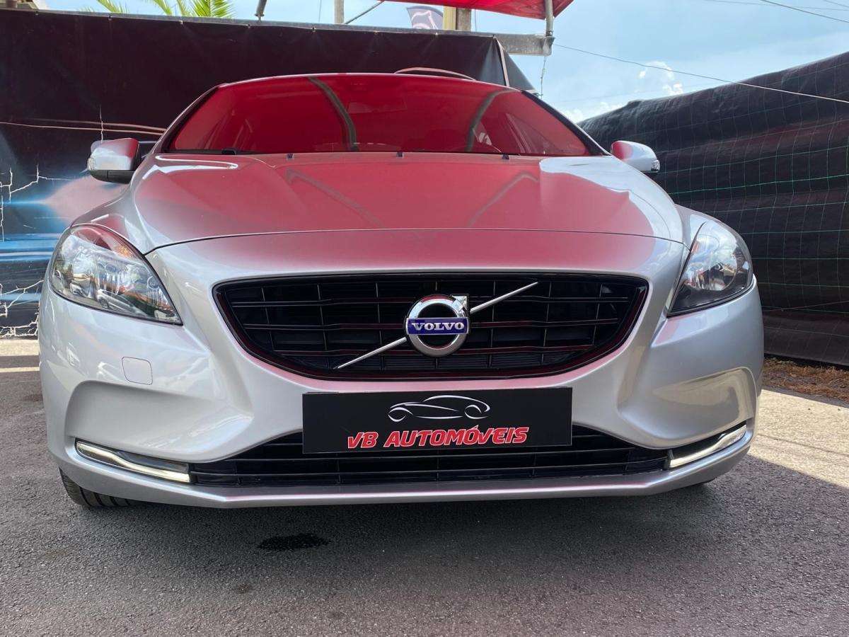 volvo-v40-2013-diesel-1560cc
