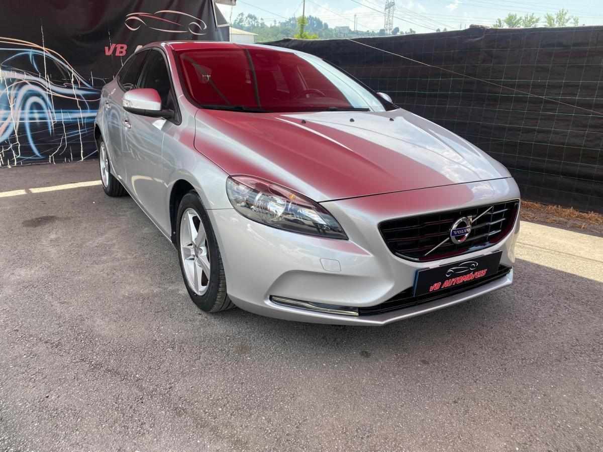 volvo-v40-2013-diesel-1560cc