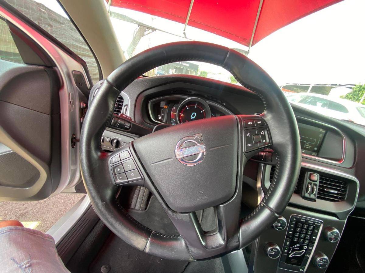 volvo-v40-2013-diesel-1560cc