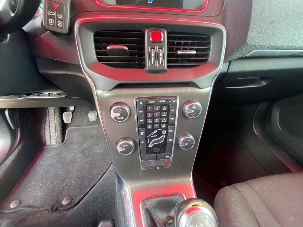 volvo-v40-2013-diesel-1560cc