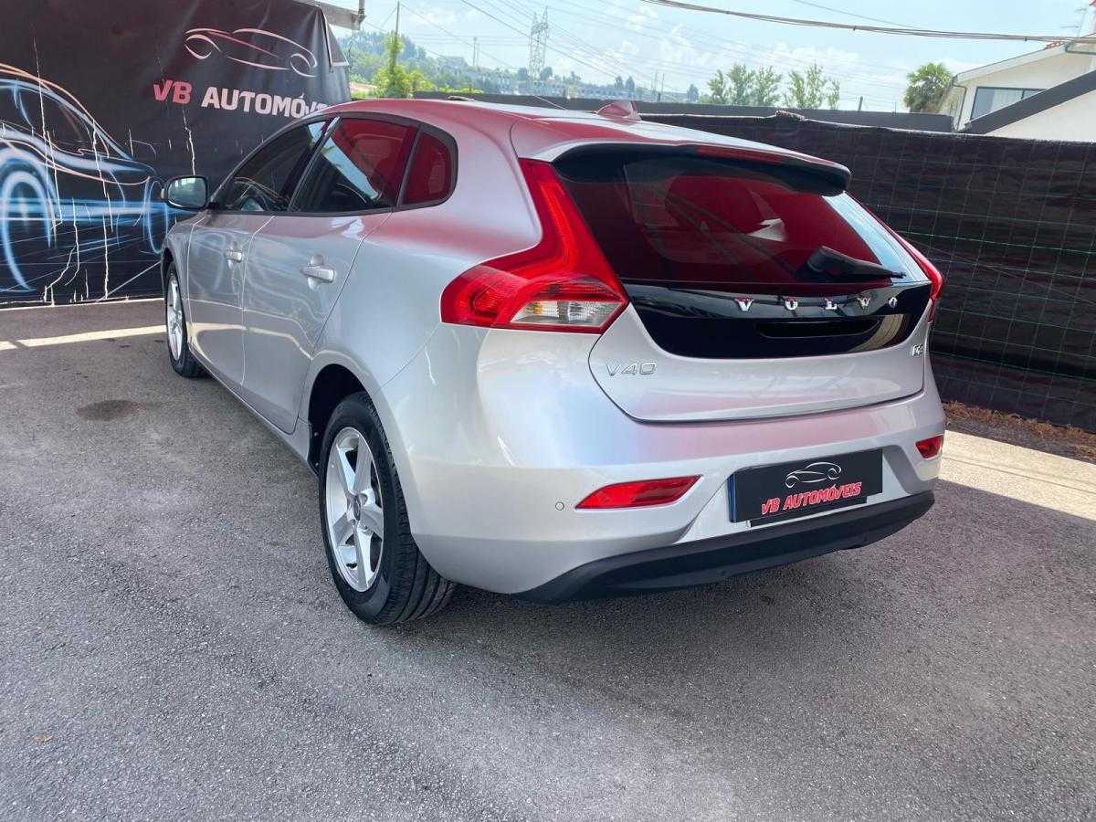 volvo-v40-2013-diesel-1560cc