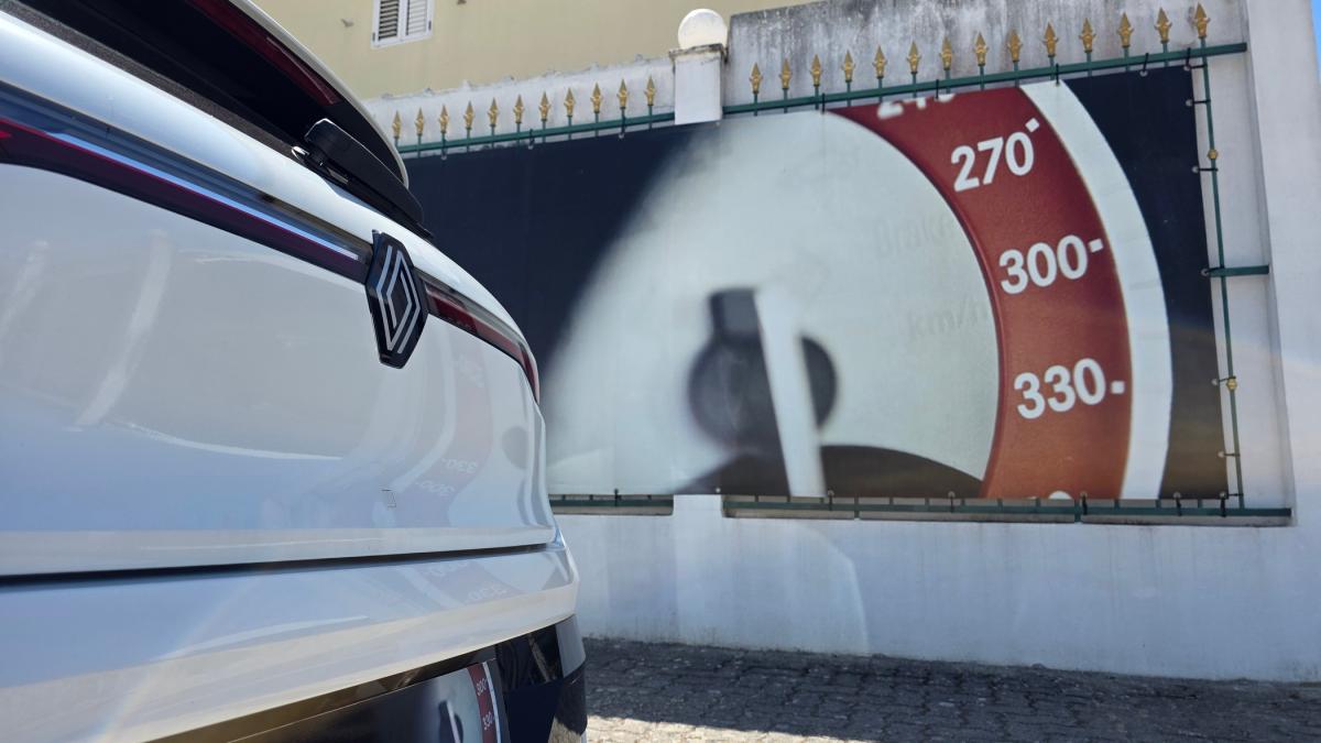 renault-megane-e-tech-2023-eletrico-500cc