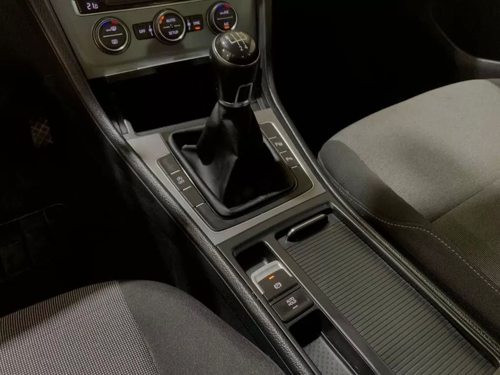 volkswagen-golf-2014-diesel-1598cc