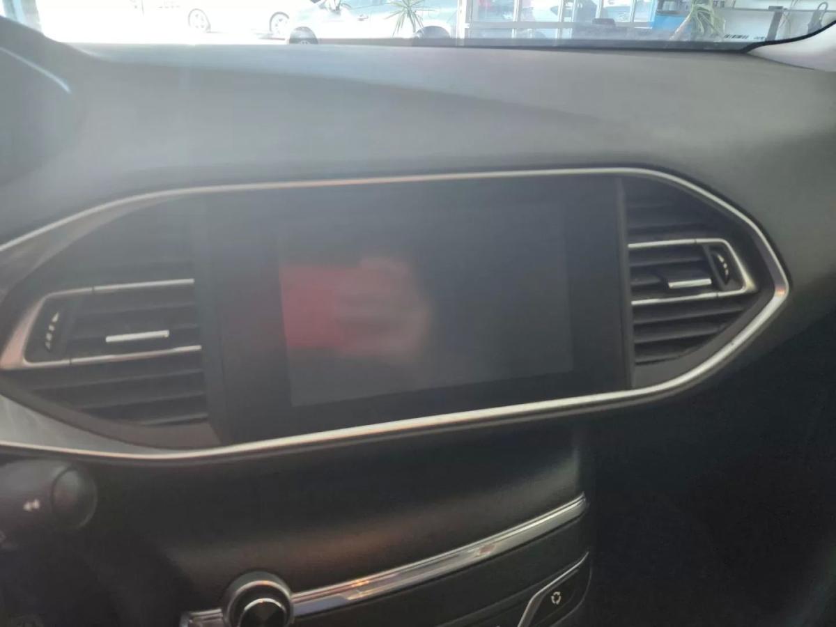 peugeot-308-2016-gasolina-1199cc