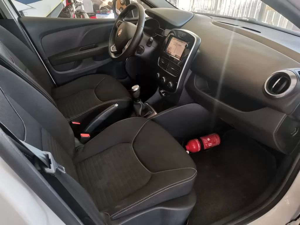 renault-clio-sport-tourer-2018-diesel-1461cc