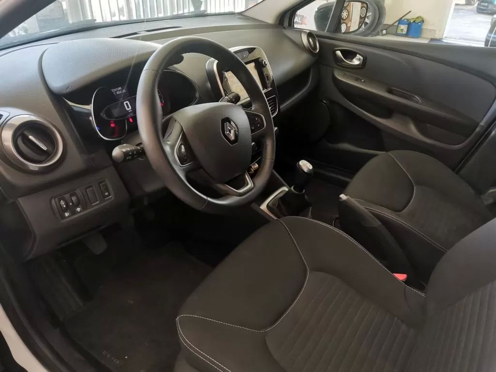 renault-clio-sport-tourer-2018-diesel-1461cc