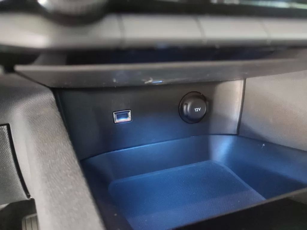 peugeot-5008-2017-diesel-1560cc