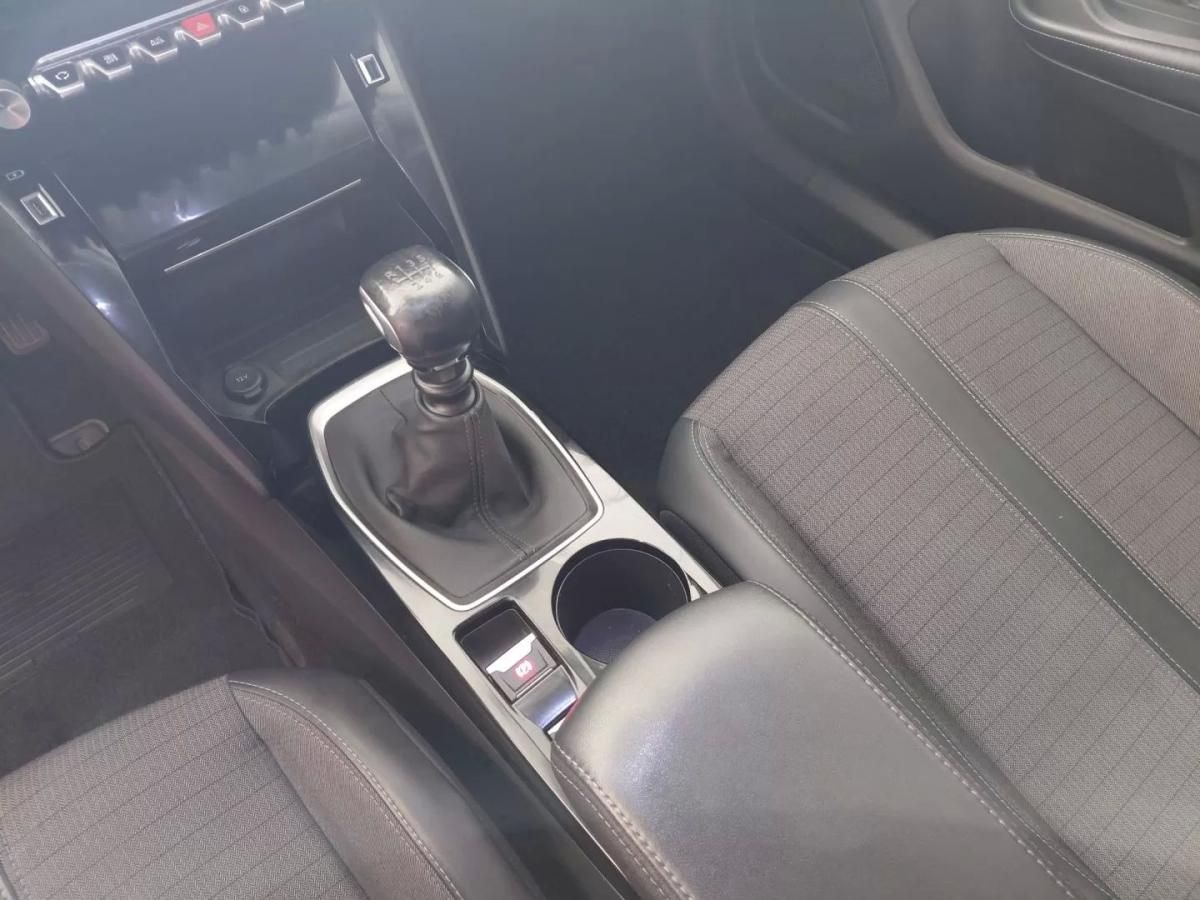 peugeot-2008-2021-gasolina-1199cc