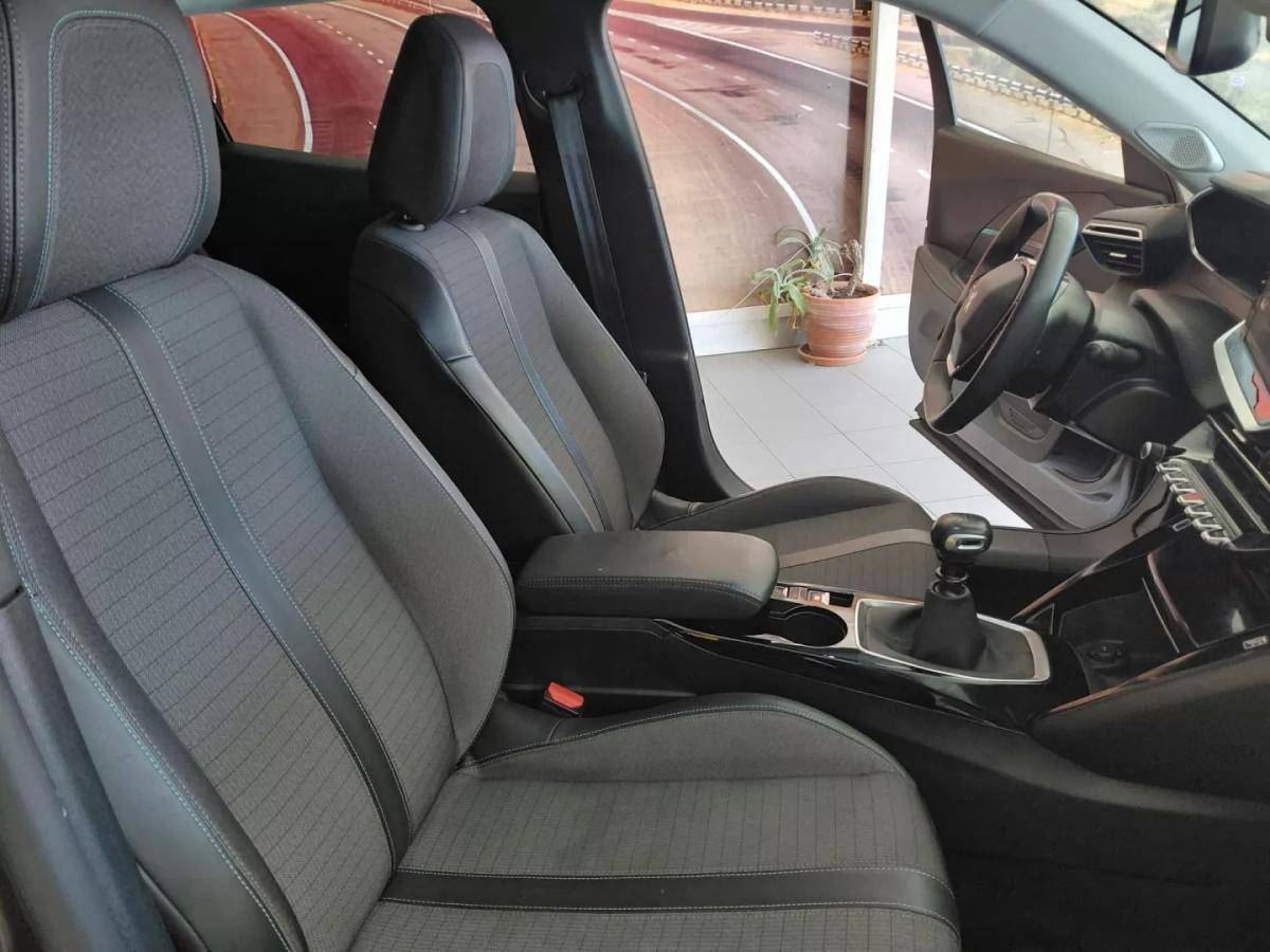 peugeot-2008-2021-gasolina-1199cc
