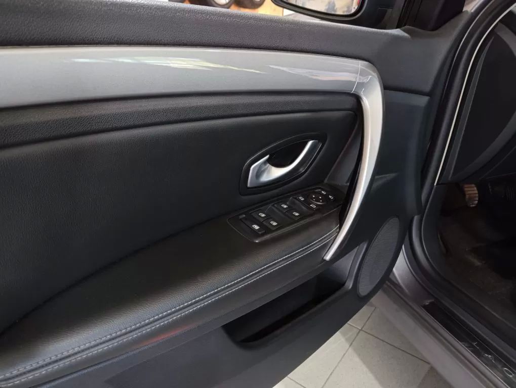 renault-laguna-break-2011-diesel-1461cc