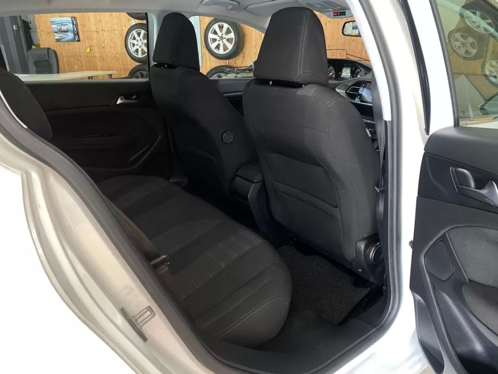 peugeot-308-2016-gasolina-1199cc