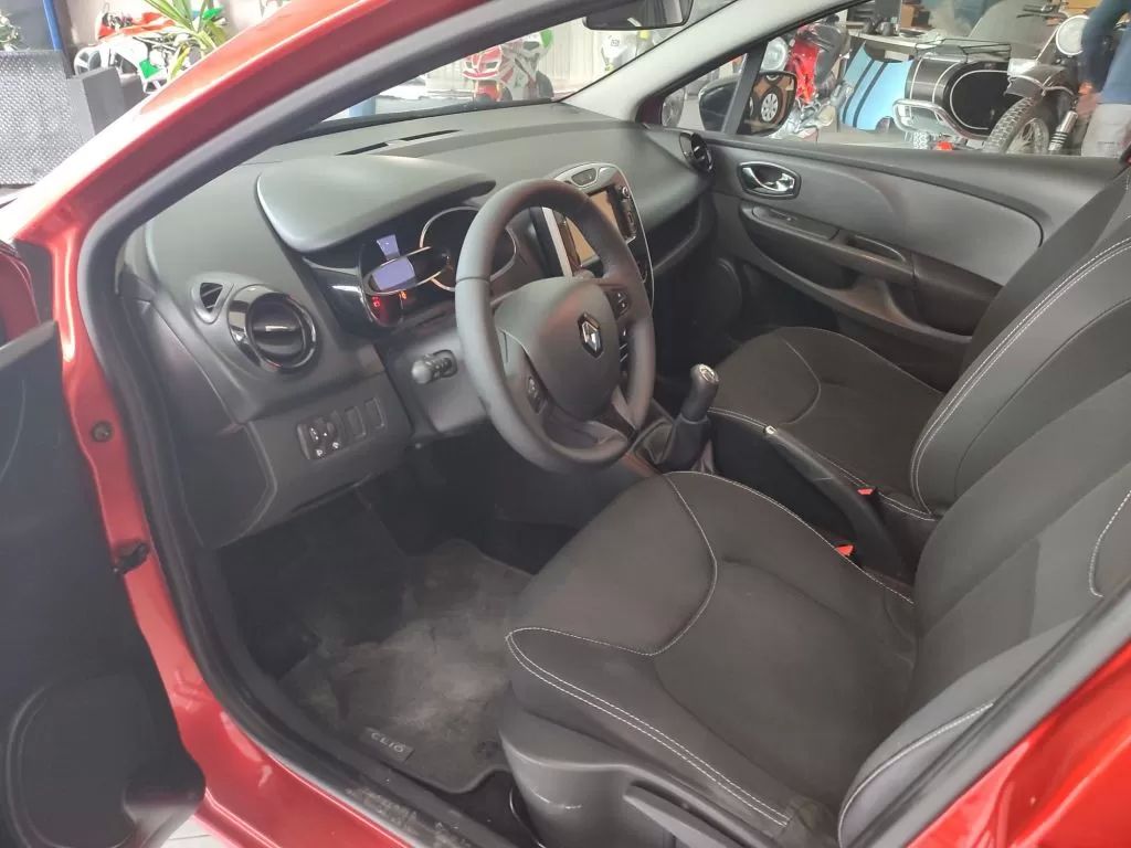 renault-clio-sport-tourer-2014-diesel-1461cc