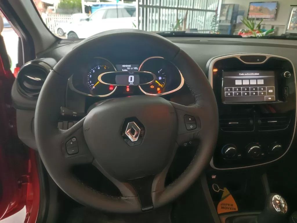 renault-clio-sport-tourer-2014-diesel-1461cc