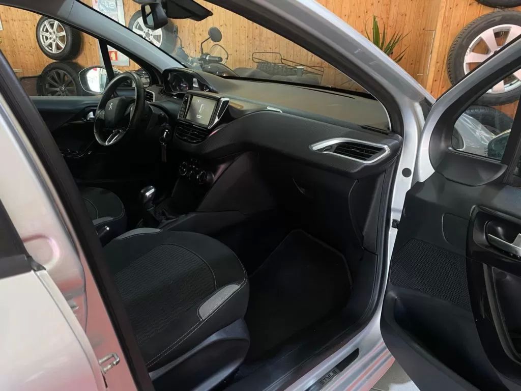peugeot-208-2016-gasolina-1199cc