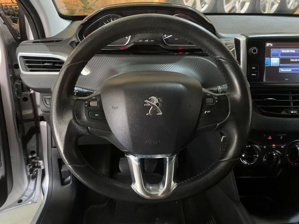 peugeot-208-2016-gasolina-1199cc