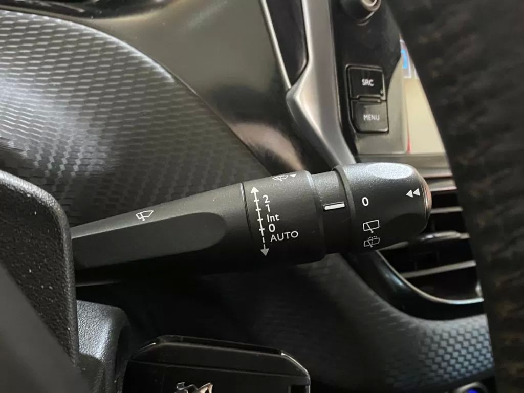peugeot-208-2016-gasolina-1199cc