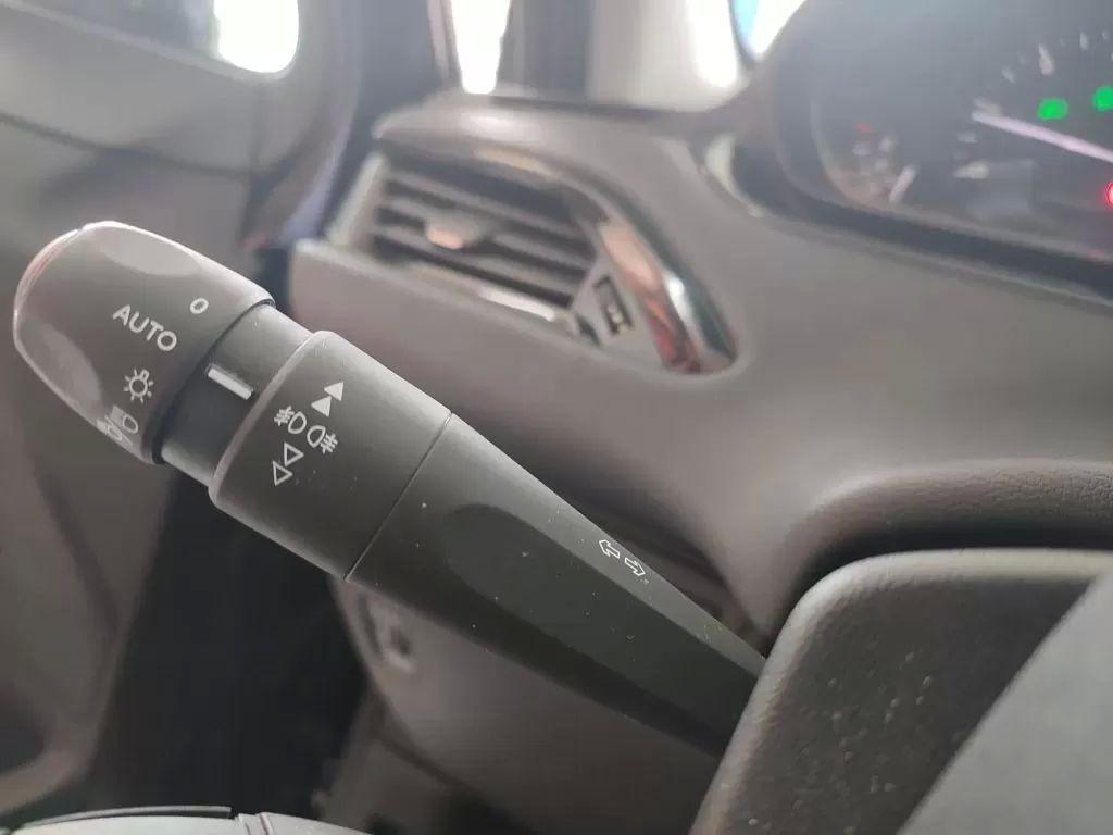 peugeot-208-2018-diesel-1499cc