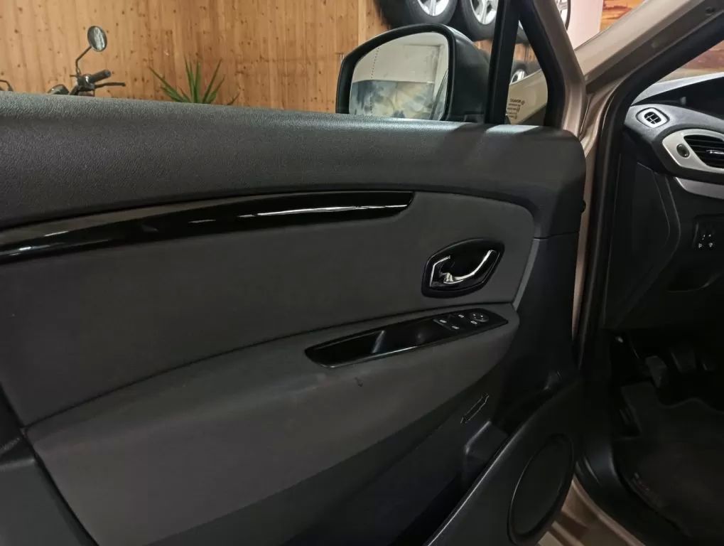renault-scenic-2015-gasolina-1197cc