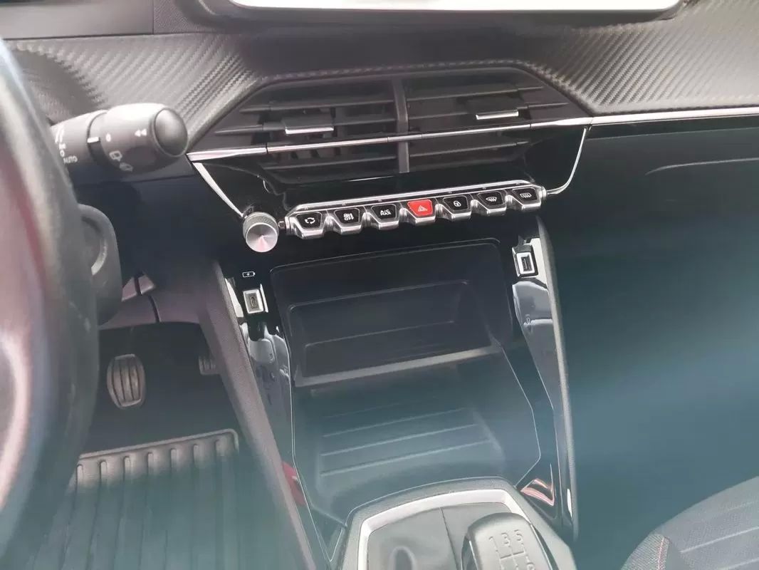peugeot-208-2021-gasolina-1199cc