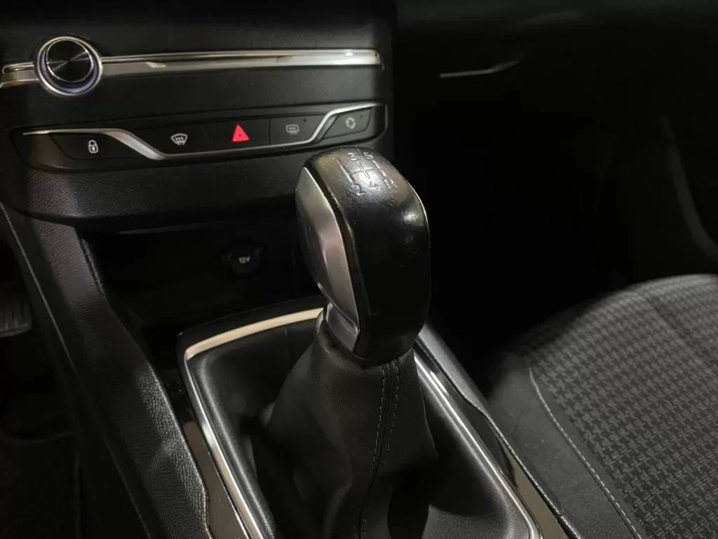 peugeot-308-2018-gasolina-1199cc