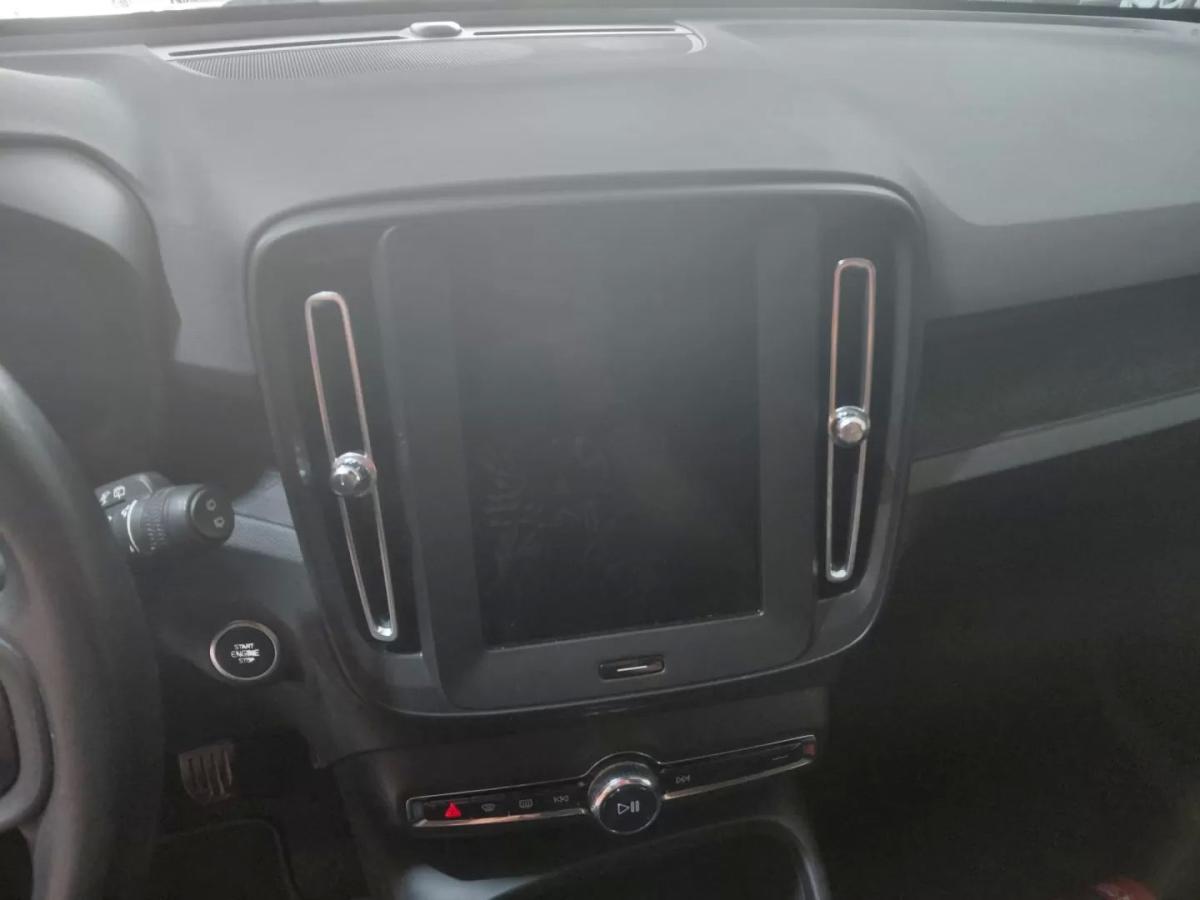 volvo-xc40-2019-gasolina-1477cc
