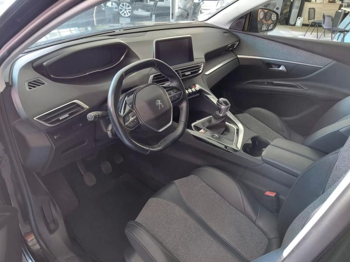 peugeot-5008-2019-gasolina-1199cc