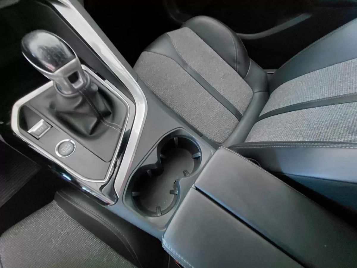 peugeot-5008-2019-gasolina-1199cc