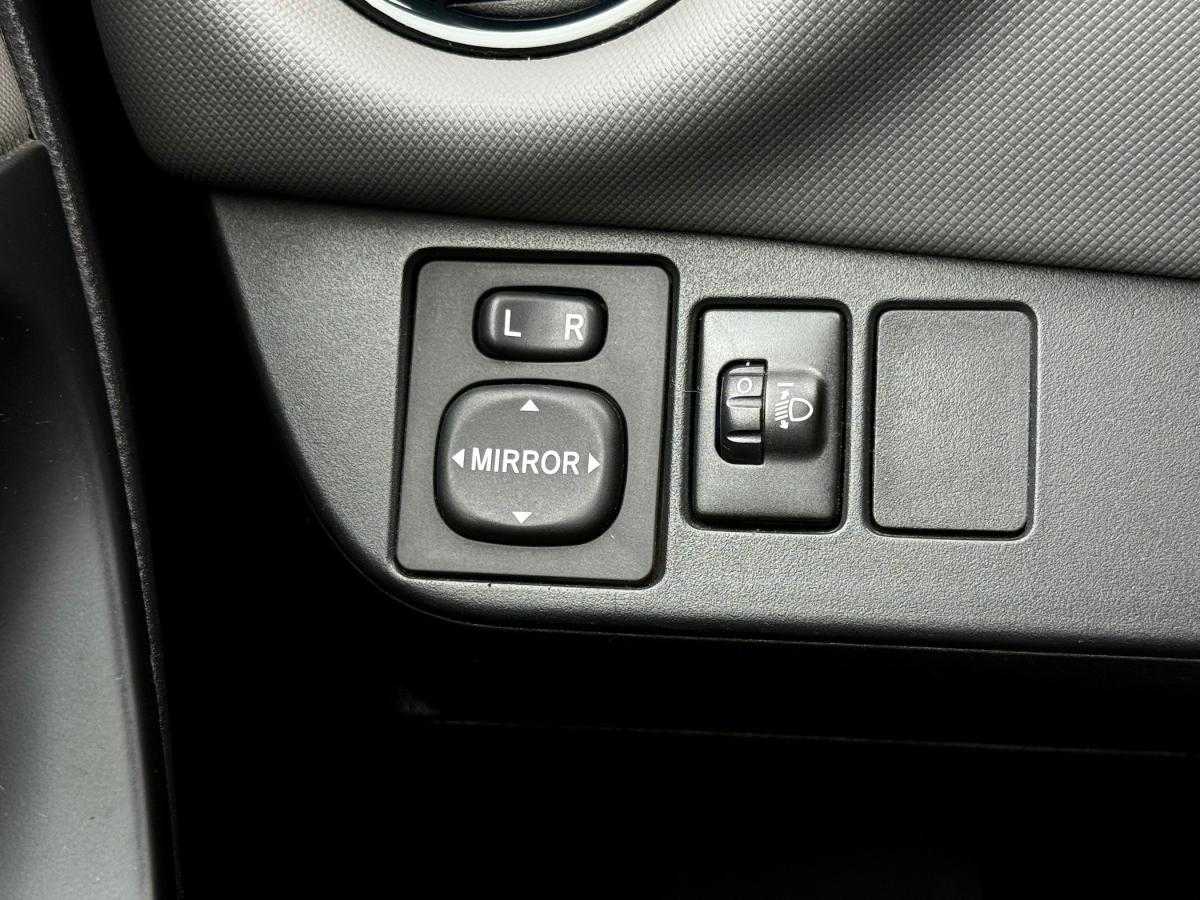 toyota-yaris-2016-gasolina-1329cc