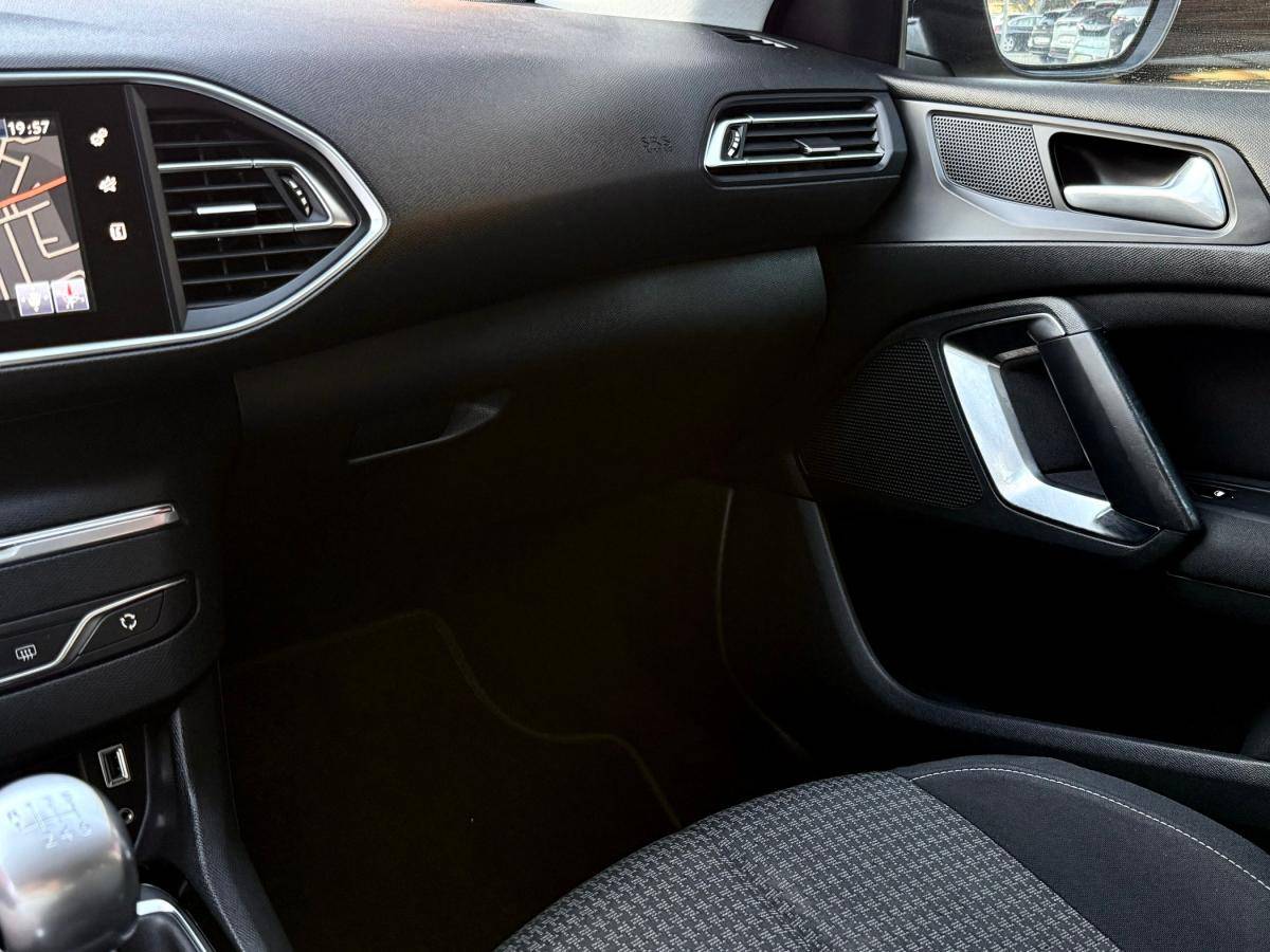peugeot-308-sw-2017-diesel-1560cc