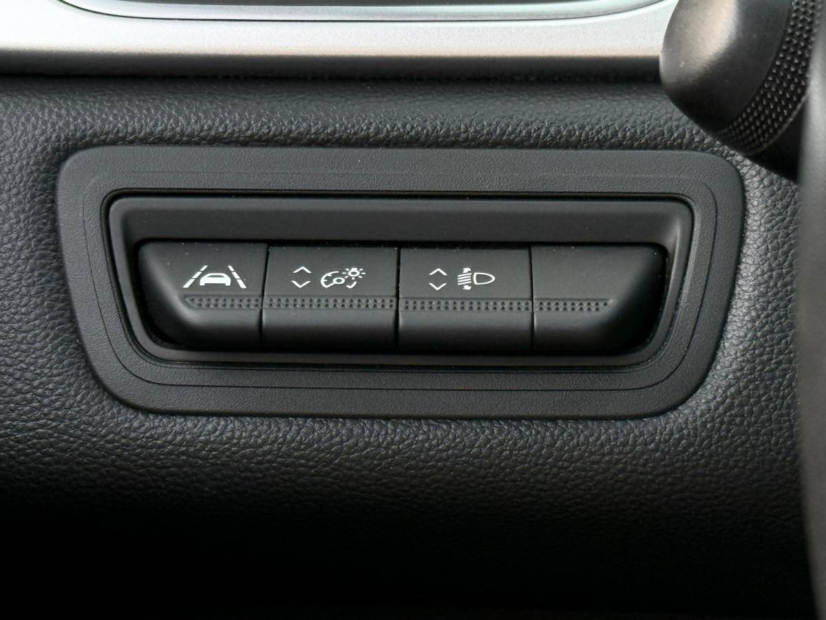 renault-captur-2023-hibrido-a-gasolina-1598cc