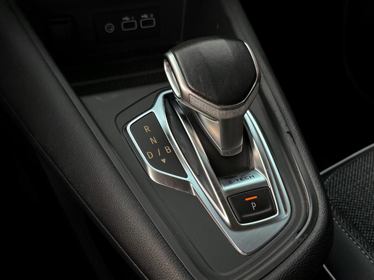 renault-captur-2023-hibrido-a-gasolina-1598cc