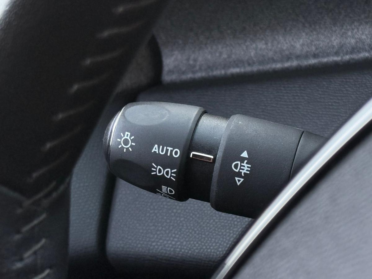 peugeot-308-2023-gasolina-1199cc