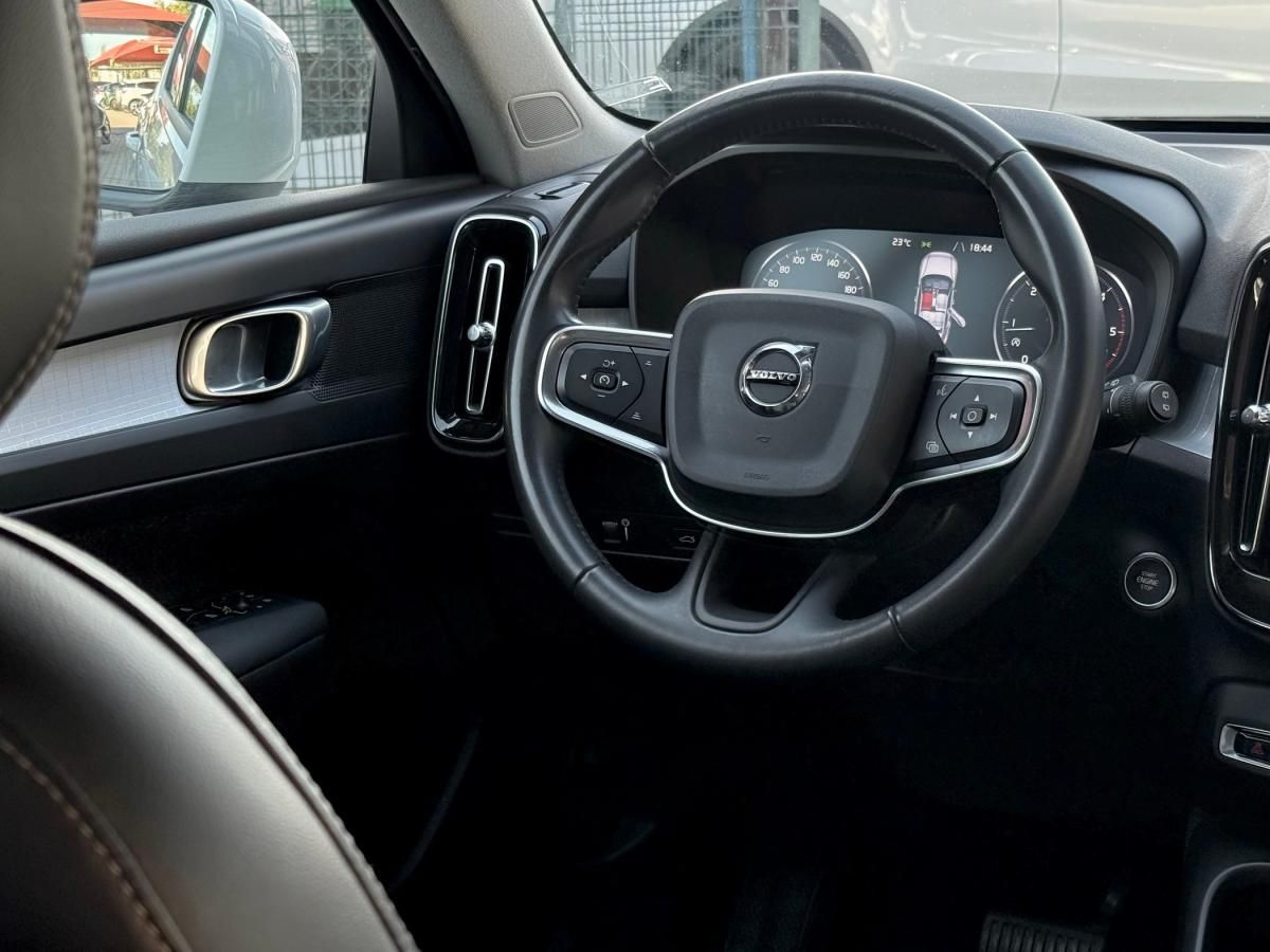 volvo-xc40-2019-diesel-1969cc