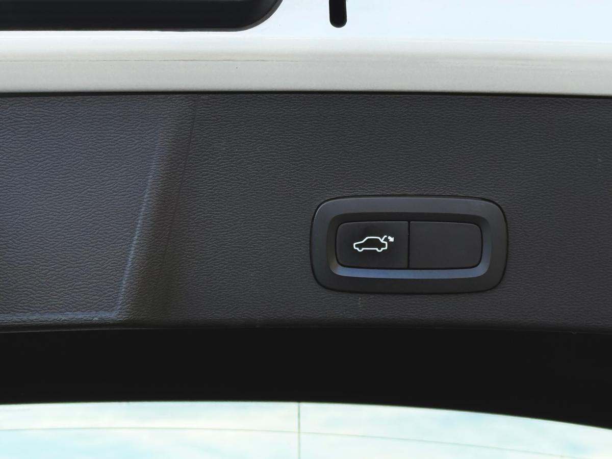 volvo-xc40-2019-diesel-1969cc