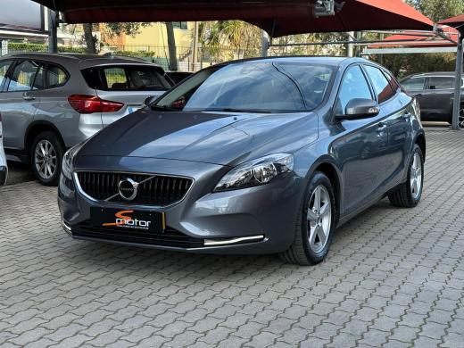 volvo-v40-2017-diesel-1969cc