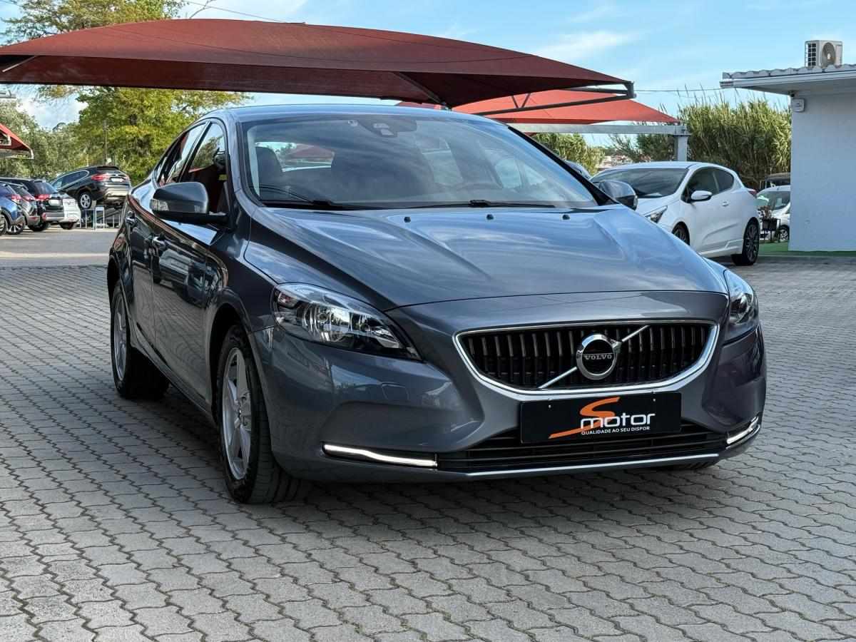 volvo-v40-2017-diesel-1969cc