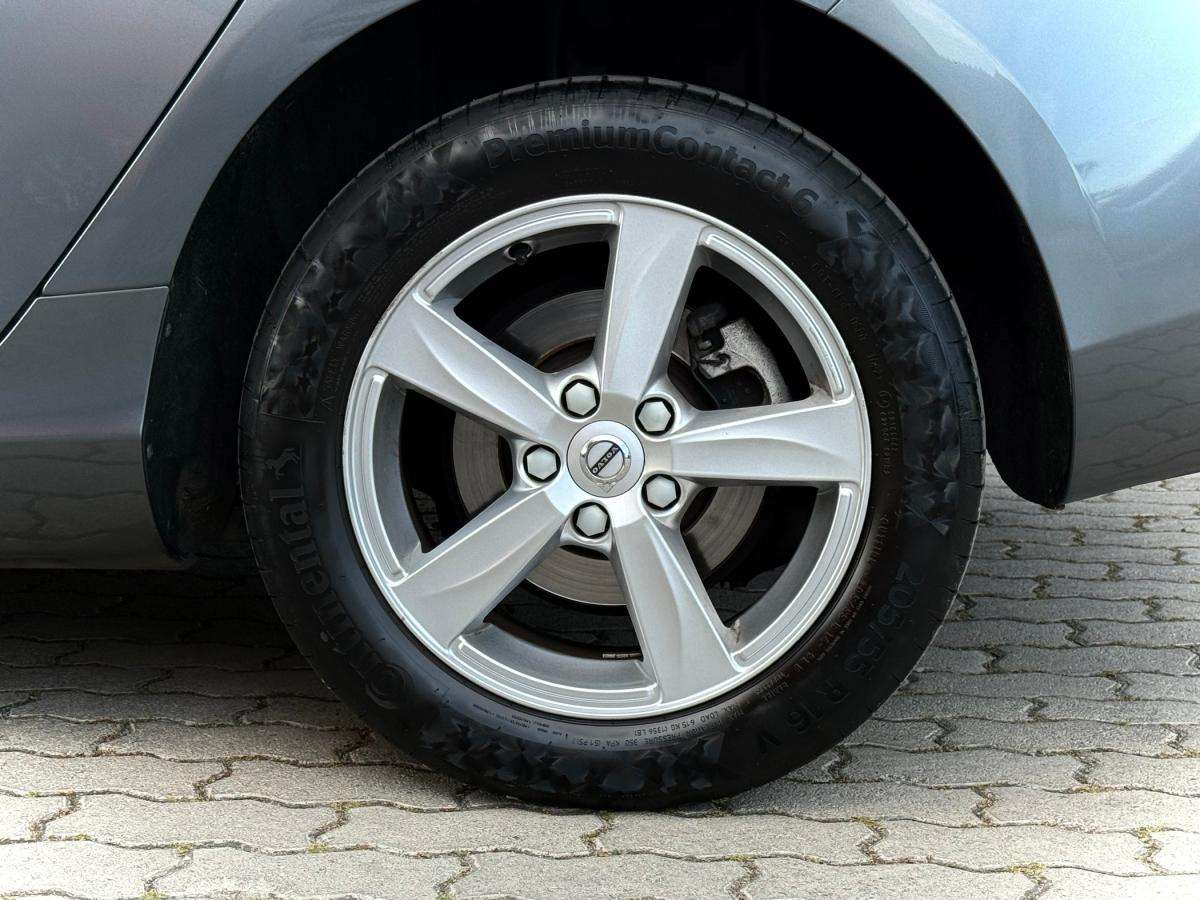 volvo-v40-2017-diesel-1969cc