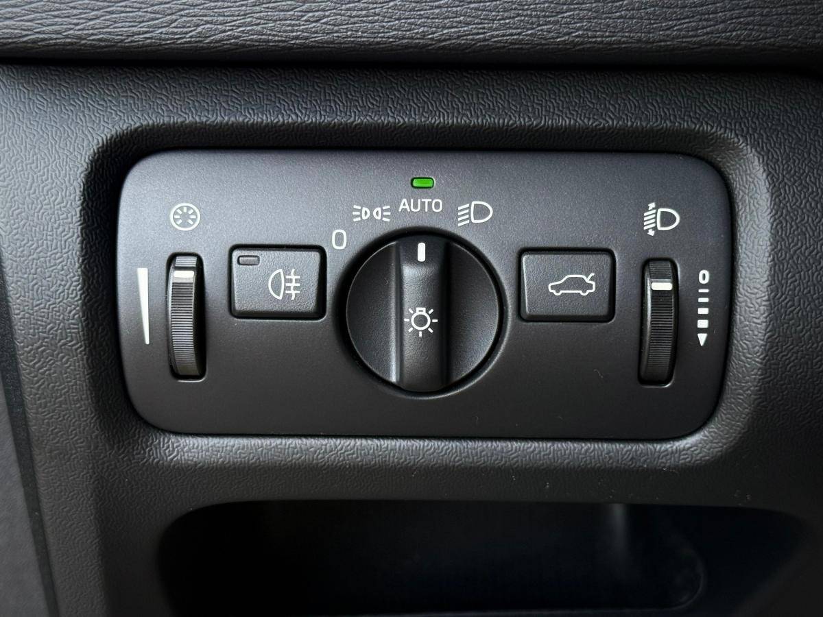 volvo-v40-2017-diesel-1969cc
