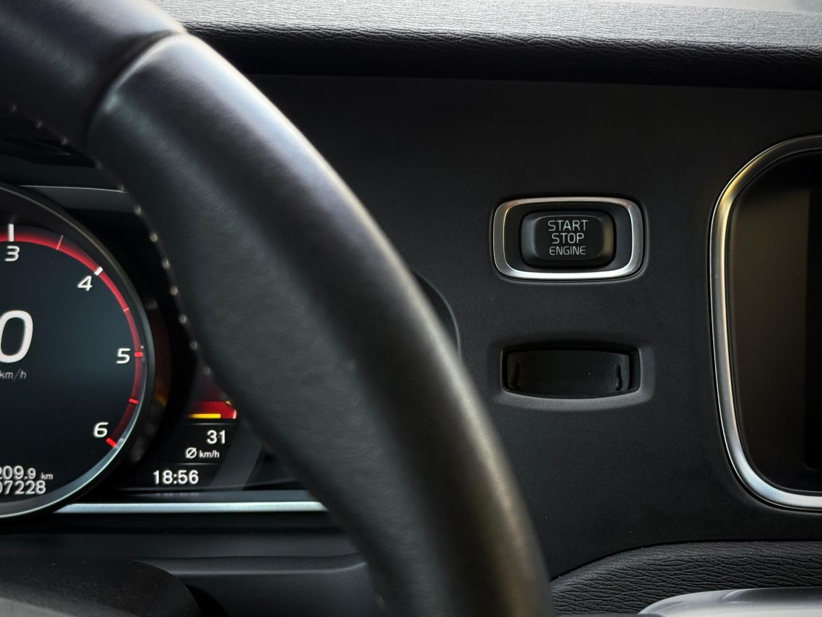volvo-v40-2017-diesel-1969cc