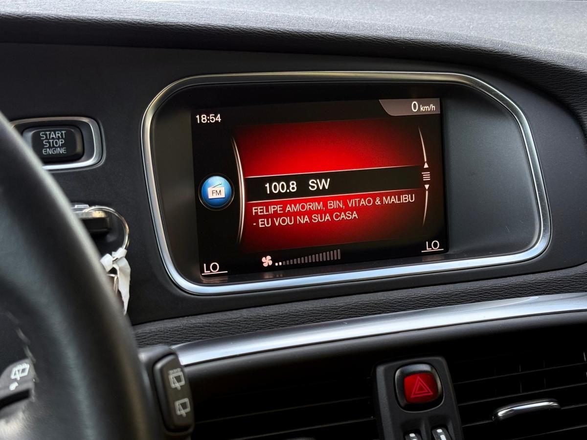 volvo-v40-2017-diesel-1969cc
