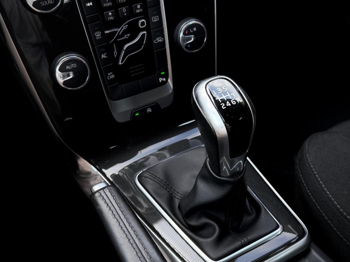 volvo-v40-2017-diesel-1969cc