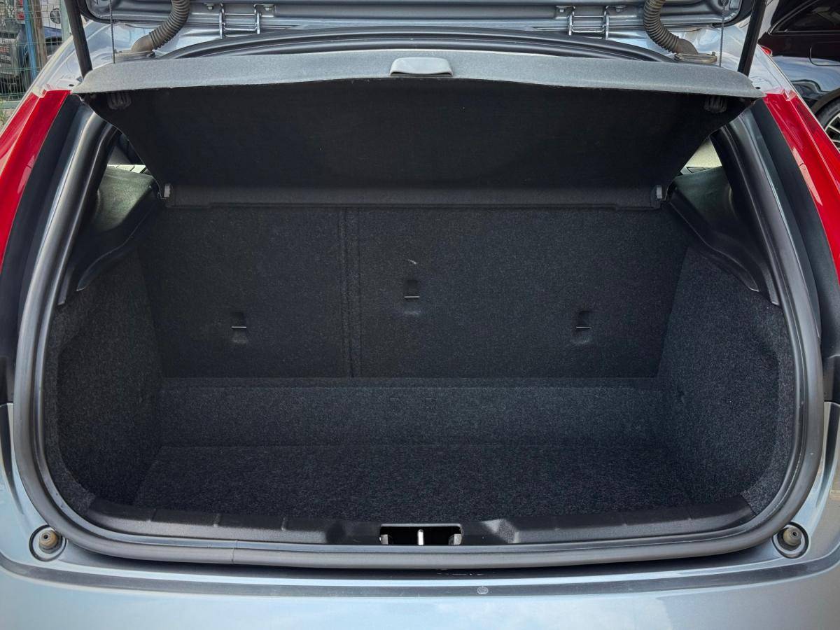 volvo-v40-2017-diesel-1969cc
